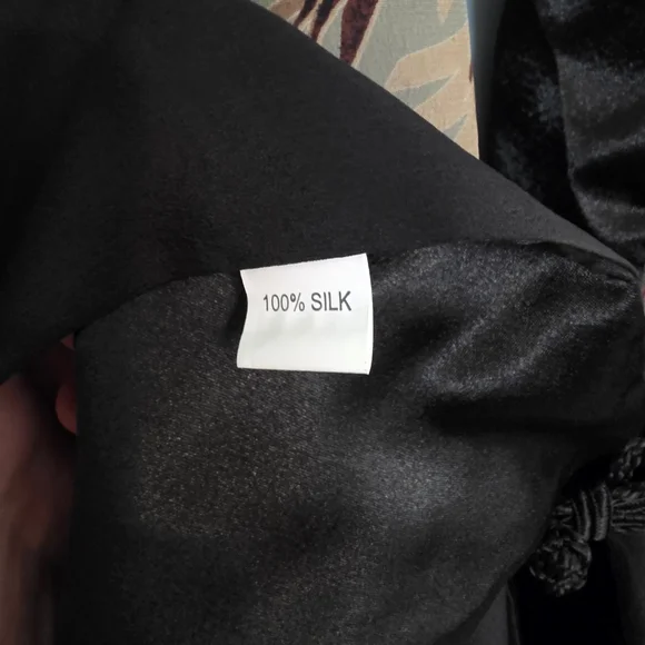 100% Silk Asian-Inspired Scarf Shawl w/ Bamboo & Calligraphy Print - Picture 4 of 4